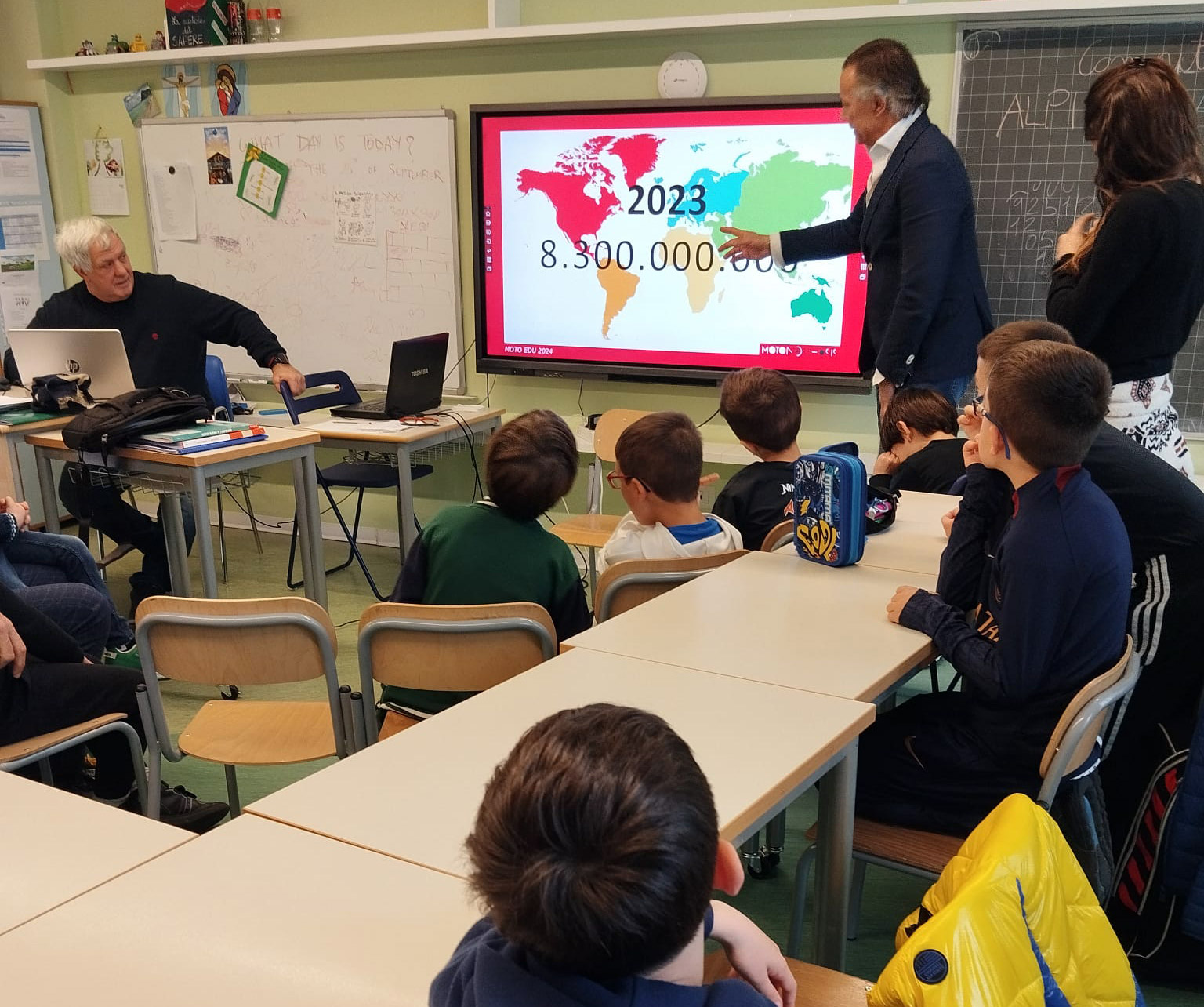 i bambini della scuola materna Happy Child di Basiglio